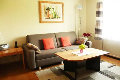Image de Appartement (60m²) joliment meublé avec terrasse