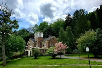 Image de Manoir Cook à l'échelle nationale à Montour Falls, Ny