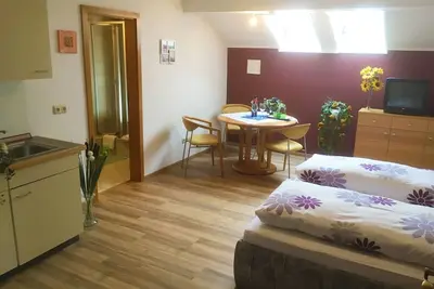 Image de Appartement dans un endroit calme avec un mobilier confortable