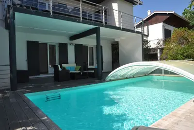 Image de Villa avec piscine sur les hauteurs du lac - 52801