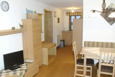 Image de Appartement joliment meublé avec cuisine entièrement équipée