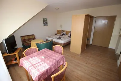 Image de Appartement lumineux au 1er. Plancher avec douche sans barrière