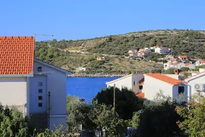 Image de Appartement de deux chambres avec la terrasse et la vue sur le mer Kanica, Rogoznica (A-11745-b)