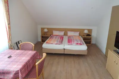 Image de Appartement moderne au 1er étage avec kitchenette