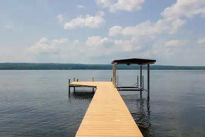 Image de Stowaway - Cabine privée récemment rénovée au bord du lac avec 2 kayaks, à voir absolument
