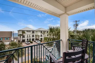 Image de Br4br Neptune's Nook Across fr Beach⭐Piscine privée, service de plage-Ouvert du 10 au 17 août!