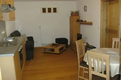 Image de Appartement joliment meublé pour 1 à 5 personnes avec balcon