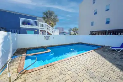 Image de Ensemble des complexes Nouveau grand domicile réunionnais Théâtre / Piscine privée / Spa / Accès à la plage