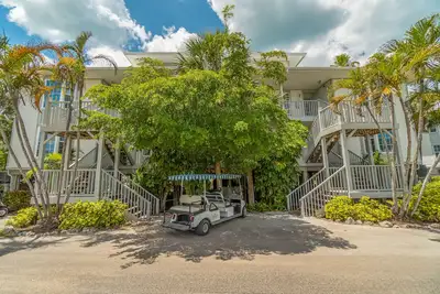 Décor de bord de mer avec vue dans ce premier étage, deux chambres supérieures, B3213a