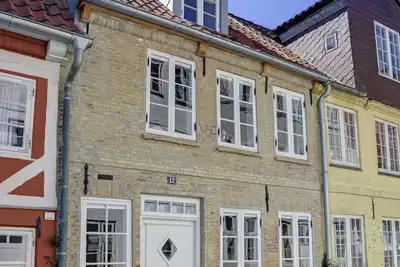 Image de Vacances dans un bâtiment historique - directement sur le magnifique fjord de Flensburg!