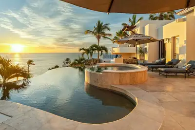 Image de vue Casa Bella 5bdrm océan, élégant et complimenté avec services