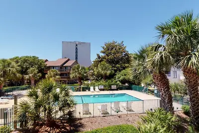Image de Location de vacances Hilton Head Ă quelques pas de la plage!