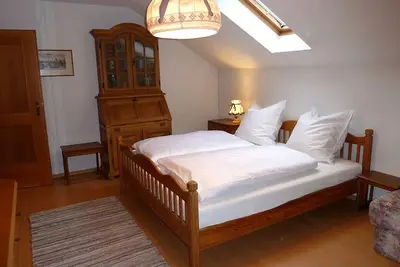Image de Maison de vacances avec mobilier confortable, jardin d'hiver et jardin