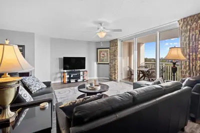 Image de ** Vues Spectaculaires Sur Les Voies Navigables ** 2br spacieux au Yacht Club Villas!