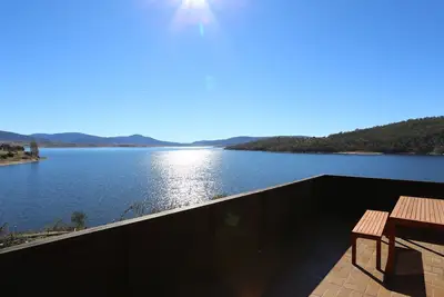 Image de Au bord du lac absolu, superbe position Ă Jindabyne
