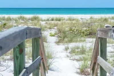 Image de Grande villa familiale, superbe vue sur le golfe et à un prix exceptionnel aussi! C2124c