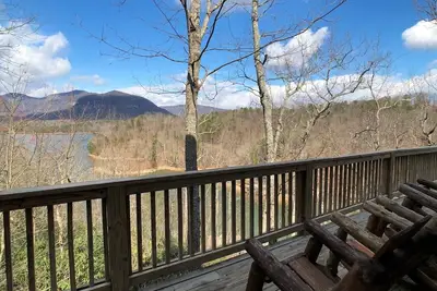 Image de Bear Moon Lodge - M. Lake Lure: locations de vacances