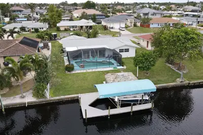 Image de Pool-Patio chauffée au bord de l'eau!