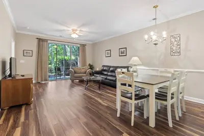 Image de * Rez De Chaussee * 2br Condo Propre et Confortable (Appeler Aujourd'Hui! ! )
