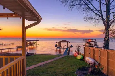 Image de El lac Sueno maison avec front de mer! !