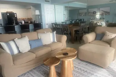 Image de Venez et profitez de vos vacances dans le magnifique condo des stations de villégiature Emerald!