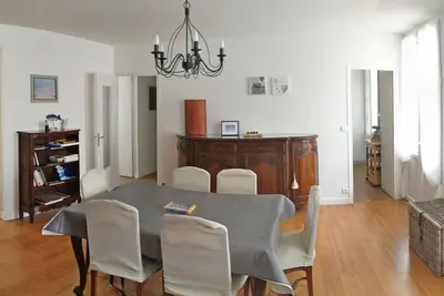 Image de Appartement T3 Confortable à 300m Plage, Terrasse, Proche Commerces et Marché Central