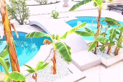 Image de Le petit château des Maures, piscine, accès à la mer, ascenseur, parking