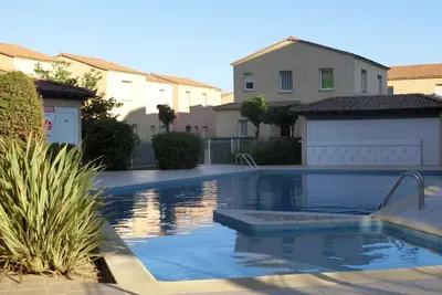 Image de Villa T3, Terrasse & Parking privés. Wifi Fibre, \nPiscine, Commerces, Plage 50m!