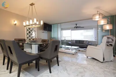 Image de Condo 3 chambres Miami Beachfront Luxury - 718