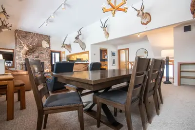 Image de Rmr: Chalet de ski classique avec beaucoup de place + activités gratuites!