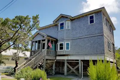 Image de Cottage Fielding: maison Waterfront, vue sur le canal, quai privé.