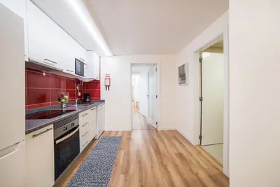 Appartement design avec A / C, wifi, petit patio extérieur et à 500m du centre ville