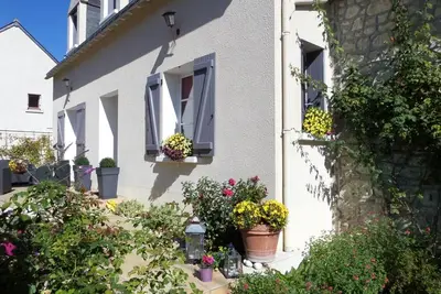 Image de Gîte Moderne 10 Pers. en Touraine avec Jardin, WiFi, Près de la Vienne et Vignobles de Chinon