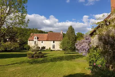 Image de Demeure Historique avec Parc, Piscine Chauffée et Confort Moderne près du Zoo de Beauval