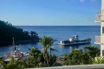 Image de 6 min. marcher jusqu'à la ville! Vue sur l'océan. Breezes. Silencieux. Porche d'écran. Écoutez les vagues