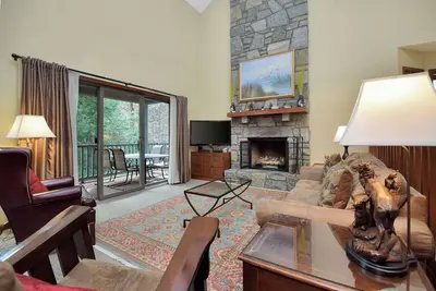 Image de Boxwood 4 Wpm: 3 Br \/ 3 Ba 3 chambres condo Ă Blowing Rock, 8 personnes