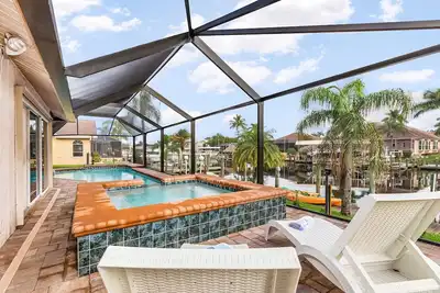 Image de Boater's Delight - Accès direct au golfe, kayaks et tables de billard - Villa Blue Sky - Cape Coral
