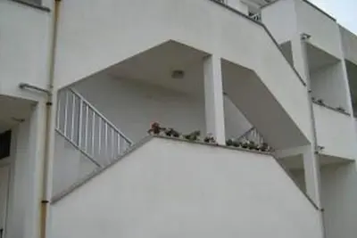 Image de Appartement de deux chambres avec air conditionné Povljana, Pag (A-12169-d)