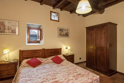 Image de Maison de campagne avec piscine, dans les collines entre Florence et Arezzo