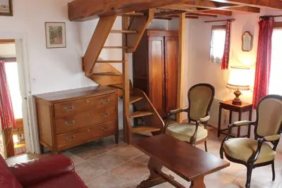 Image de Location unique en ville, 3 niveaux avec cave voûtée et troglodytique, charme et authenticité en Touraine