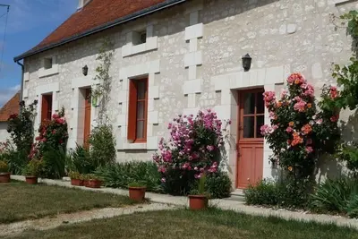 Image de Gîte de charme en Touraine du Sud avec cheminée, jardin clos et équipement bébé, proche Loches