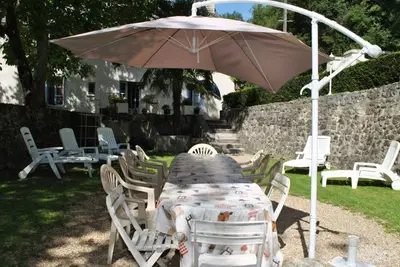 Image de Gîte familial spacieux avec jardin privé, proche châteaux et zoo, jeux pour enfants, billard et cheminée