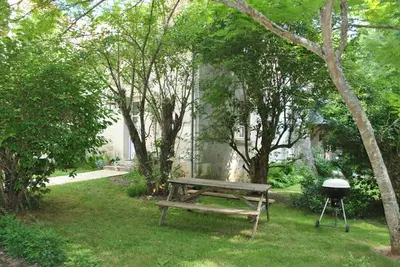 Image de Gîte confortable avec parc boisé, activités familiales et équipements modernes près de la Loire