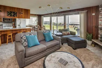 Image de Condo avec vue sur l'océan. Accès piscine. Terrasse avec vue sur l'océan et terrasse clôturée
