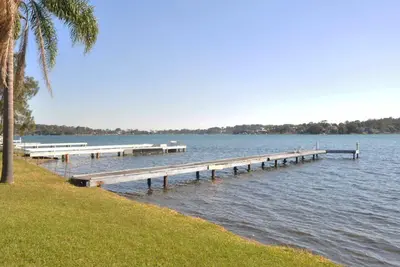 Image de La maison sur le lac @ Fishing Point - Sun + Fun + Relax, Détendez-vous et rêvez