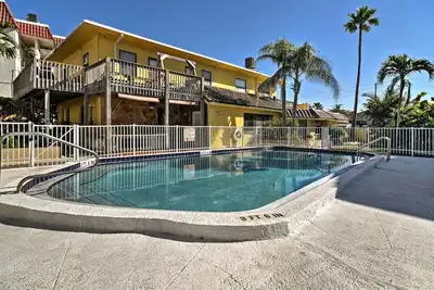 Image de Breezy Belleair Beach Condo - 12 étapes à terre!