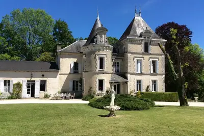 Image de Hâvre de paix! Lumineux château, maison de famille  au milieu d´un parc.