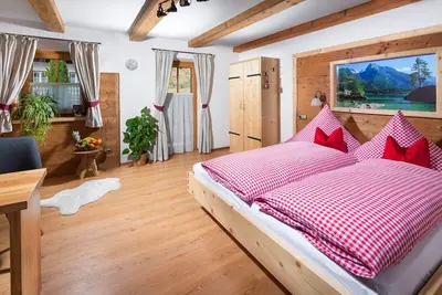 Image de Appartement Bergsteigerstubn, 1-2 Personen, 29 qm, Dusche/Wc, Balkon, Sat-Tv, W-Lan, Wohnschlafzimmer