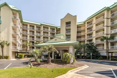 Image de Immaculée directe Oceanfront Cambridge Unit à Litchfield By the Sea!