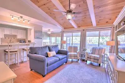 Image de Villa 2 chambres * Piscine et tennis sur place! Vélo à la plage et Marina Harbourtown!